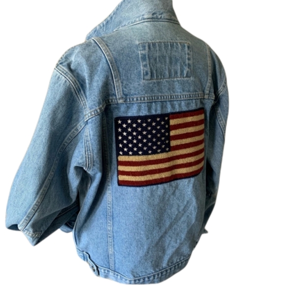 Vintage Women’s Jean Jacket With American Flag